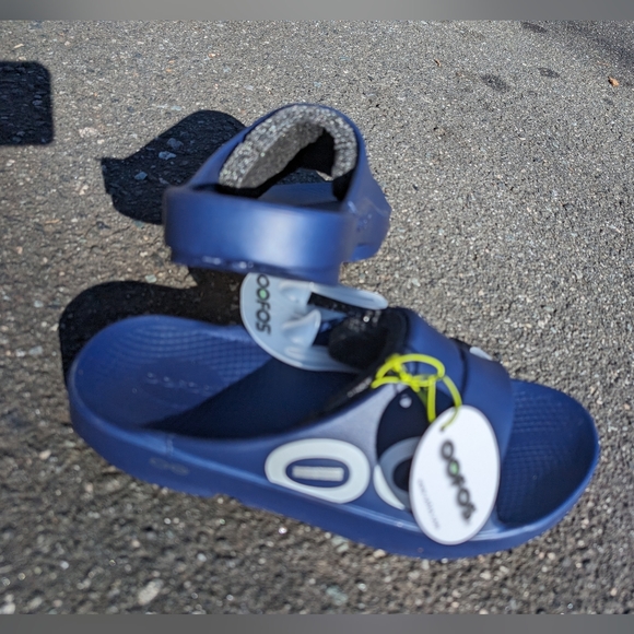 OOFOS OOahh Slide Sandals (NWT) - Picture 9 of 12